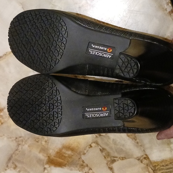 Aerosols sure grip black slip resistant resturant shoes fits 6.5 or 7 - Picture 4 of 5